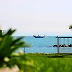 Frontemare Bed & Breakfast