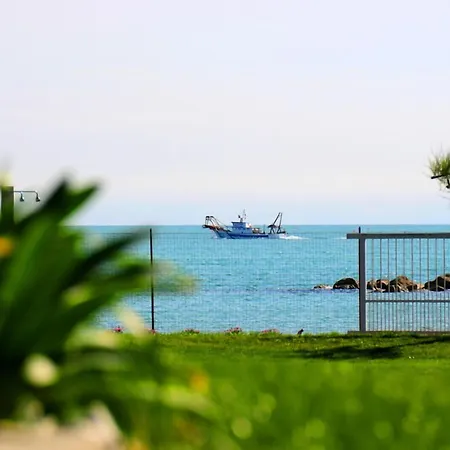 Frontemare Bed & Breakfast