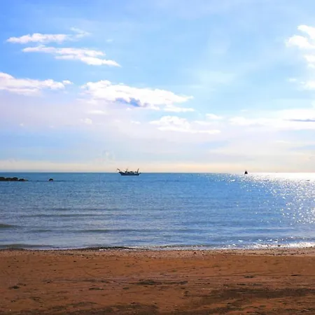 Frontemare فندق مبيت وإفطار