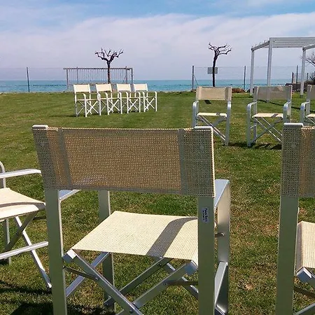 Frontemare فندق مبيت وإفطار 3*